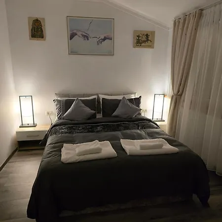 Homestay Eldi House