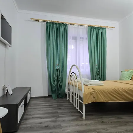 Homestay Eldi House *